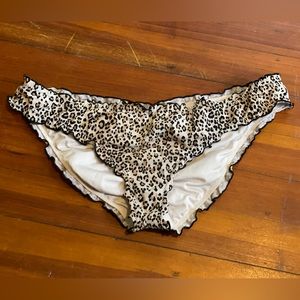 Victorias Secret Discontinued Ruffle Cheeky Bikini Bottom